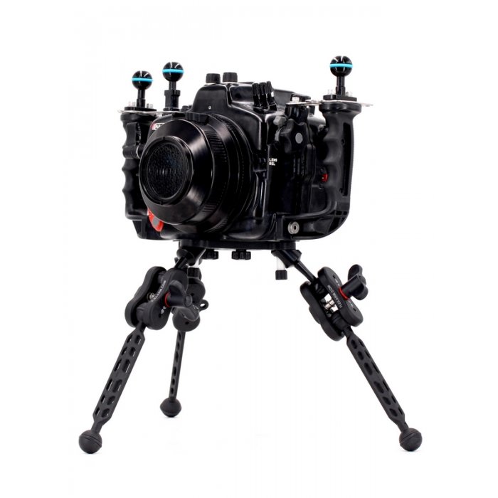 UNDERWATER TRIPOD WITH ARMS