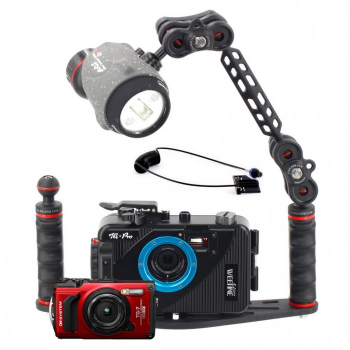 OM System TG-7 + Weefine WFH-TG PRO Housing + AOI Q1i Strobe Underwater Photo Package